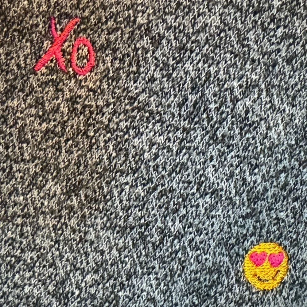 Lou Grey Loft Heart Embroidered Emoji Sweatshirt Women’s Small Gray Preppy Cozy - Picture 6 of 10